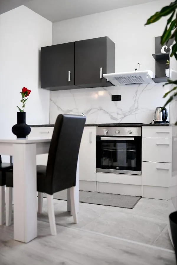 Apartment Lusy Lo Zadar