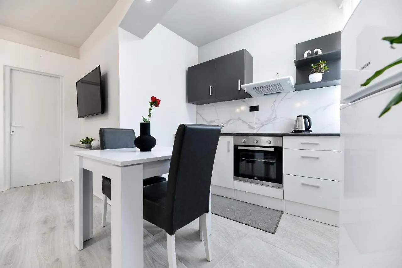 Apartment Lusy Lo Zadar